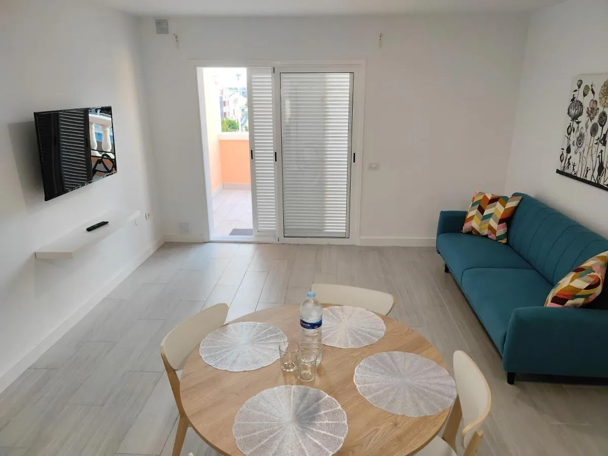 Comfortable Apartment Los Cristianos. Free Wifi. Arona  Spagna