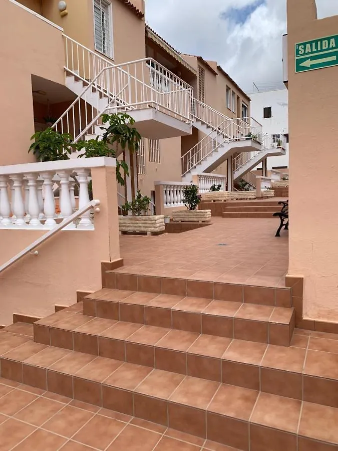 Comfortable Apartment Los Cristianos. Free Wifi. Arona  Espanha