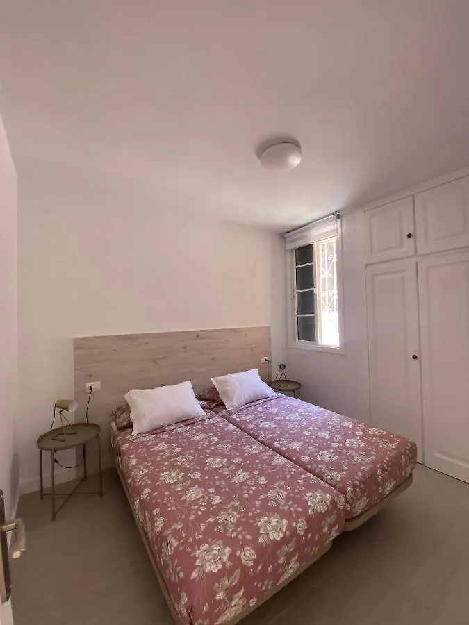 Comfortable Apartment Los Cristianos. Free Wifi. Arona