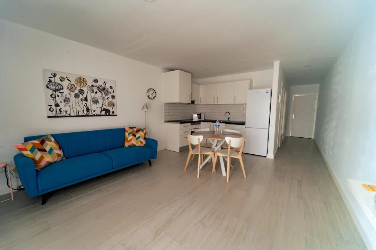 Comfortable Apartment Los Cristianos. Free Wifi. Arona